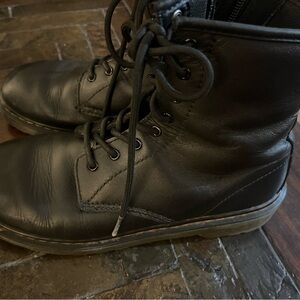 Dr. Martens Black Leather boots sz 5 youth or 7 women